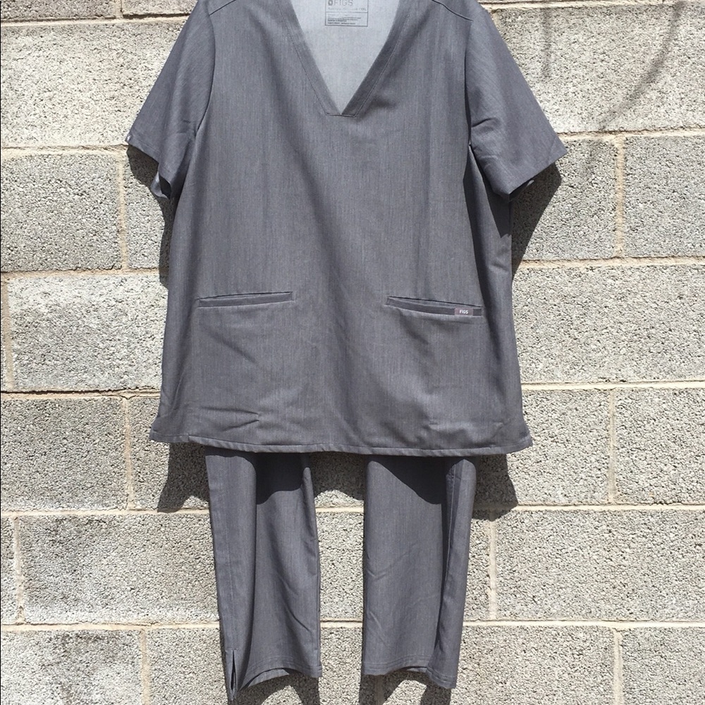 FIGS Scrub Set  Women's Size XXL Technical Collection Grey Top And Pants